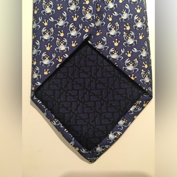 RARE Blue King Crab Pattern Vineyard Vines Mens Silk Tie - Picture 9 of 10